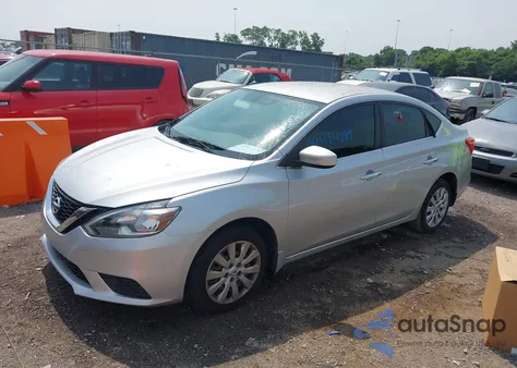 2017 Nissan Sentra S z USA, uszkodzony, nr VIN 3N1AB7AP8HY204777